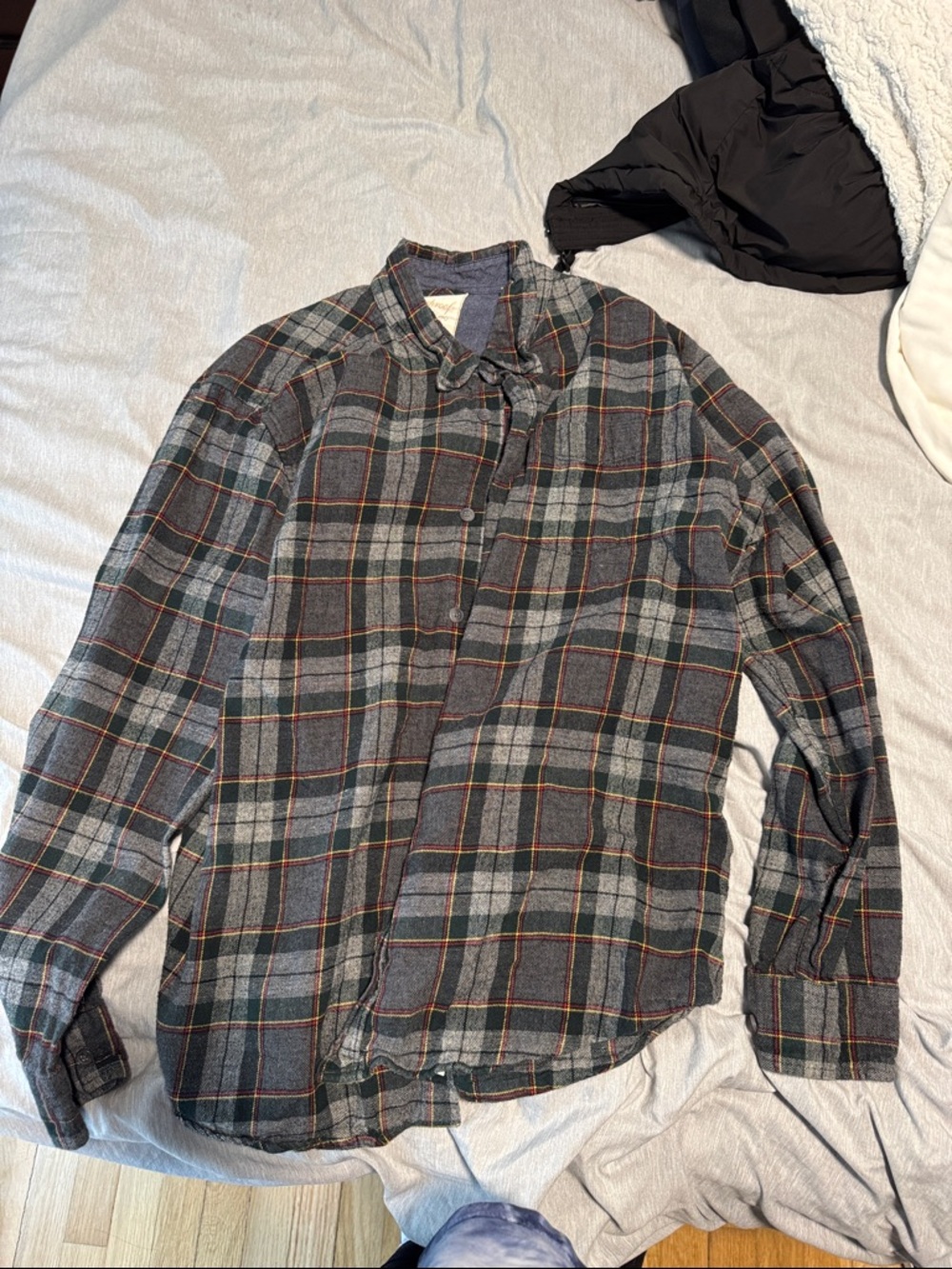 Men's Gray Plaid Long-Sleeve Shirt